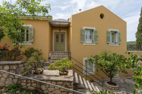 Гостиница Yellow House Ithaca  Итаки